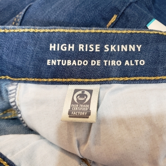 Universal Threads High Rise Skinny 26 Waist Regular - Picture 5 of 13